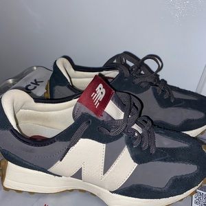 New balance 327 size 8